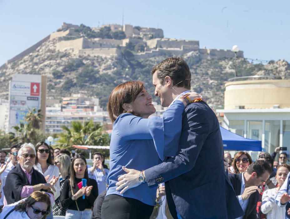 Casado propone en Alicante que todas las oposiciones se desarrollen en castellano.