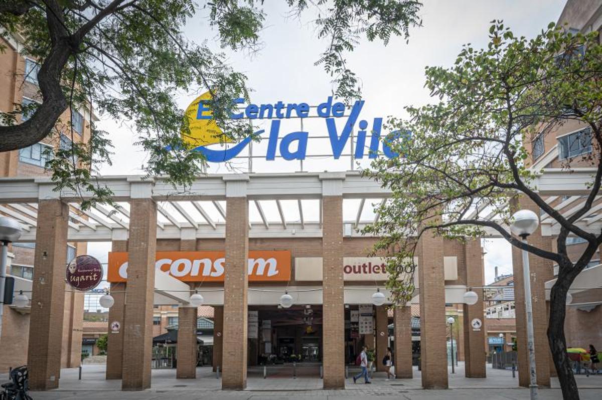 Centro comercial &quot;El Centre de la Vila&quot; en la Villa Olímpica, Poblenou.