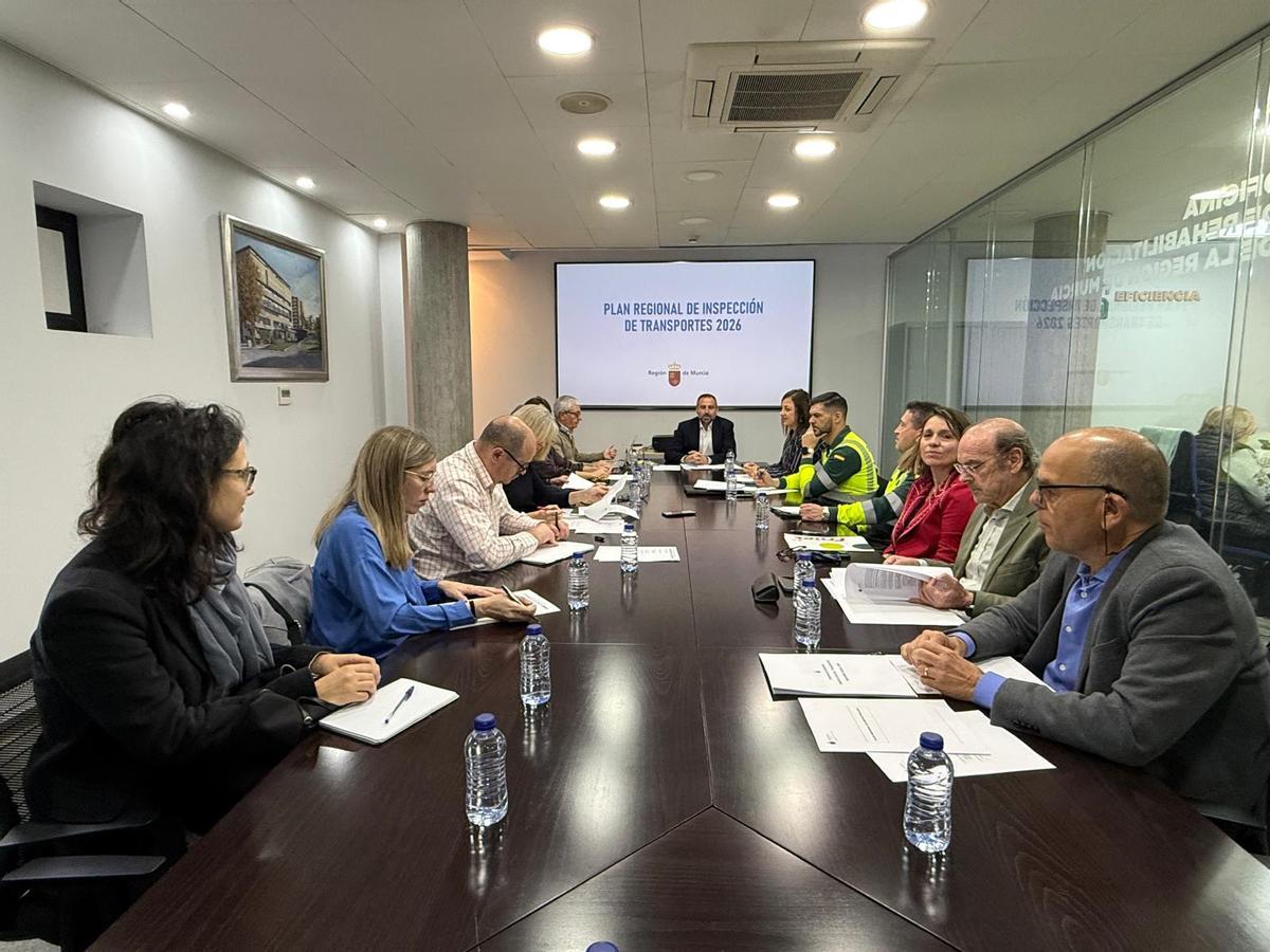 Reunión en la Consejería para presentar el nuevo Plan regional de Inspección de Transportes 2026, esta semana.