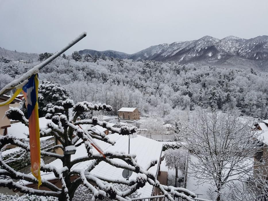 A Viladrau la nevada ha deixat un gruix de 5 centímetres