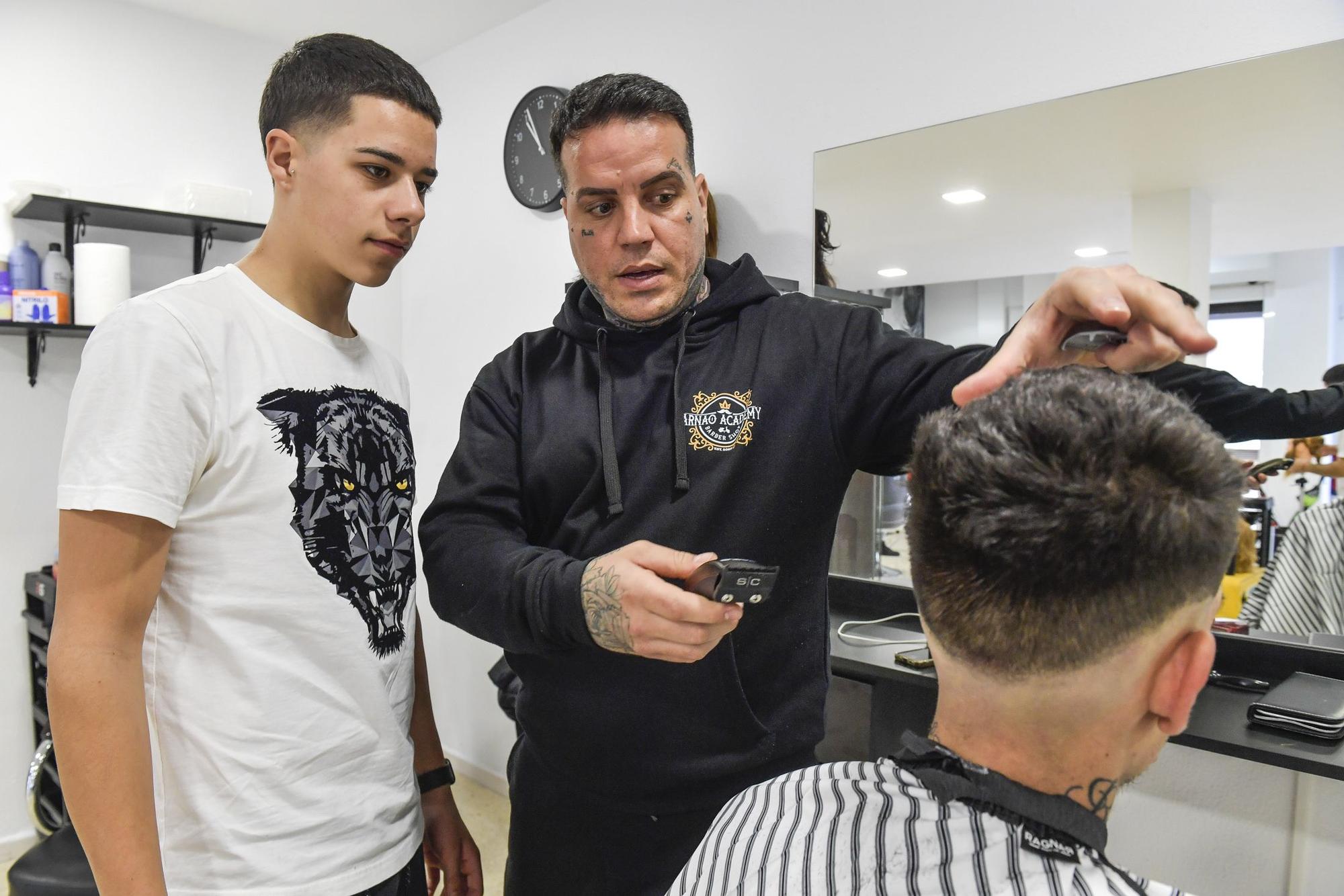 Academia de barbería y peluquería Arnao, en Telde