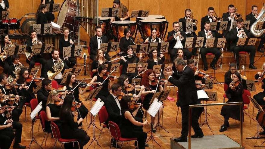 La Orquesta Clásica de Vigo interpreta a Sibelius