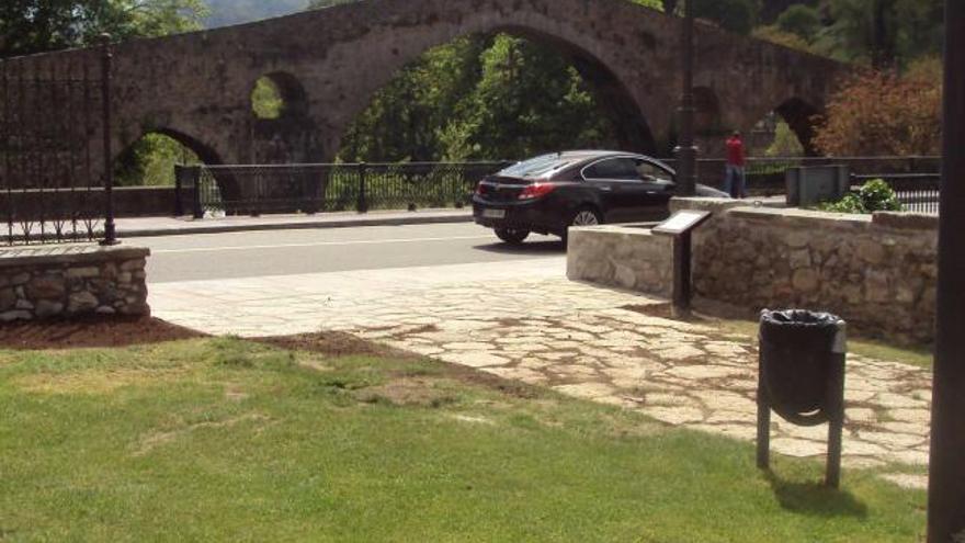 Acceso al parque de Cangas de Onís.