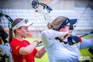 Nur Gómez, arquera de Ibiza, planta cara en la Copa del Mundo de Madrid y cae por solo dos puntos