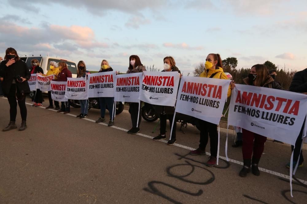 Els presos independentistes tornen a la presó de Lledoners