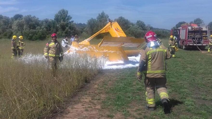 Dos ferits lleus en l&#039;aterratge forçós d&#039;una avioneta a Viladamat