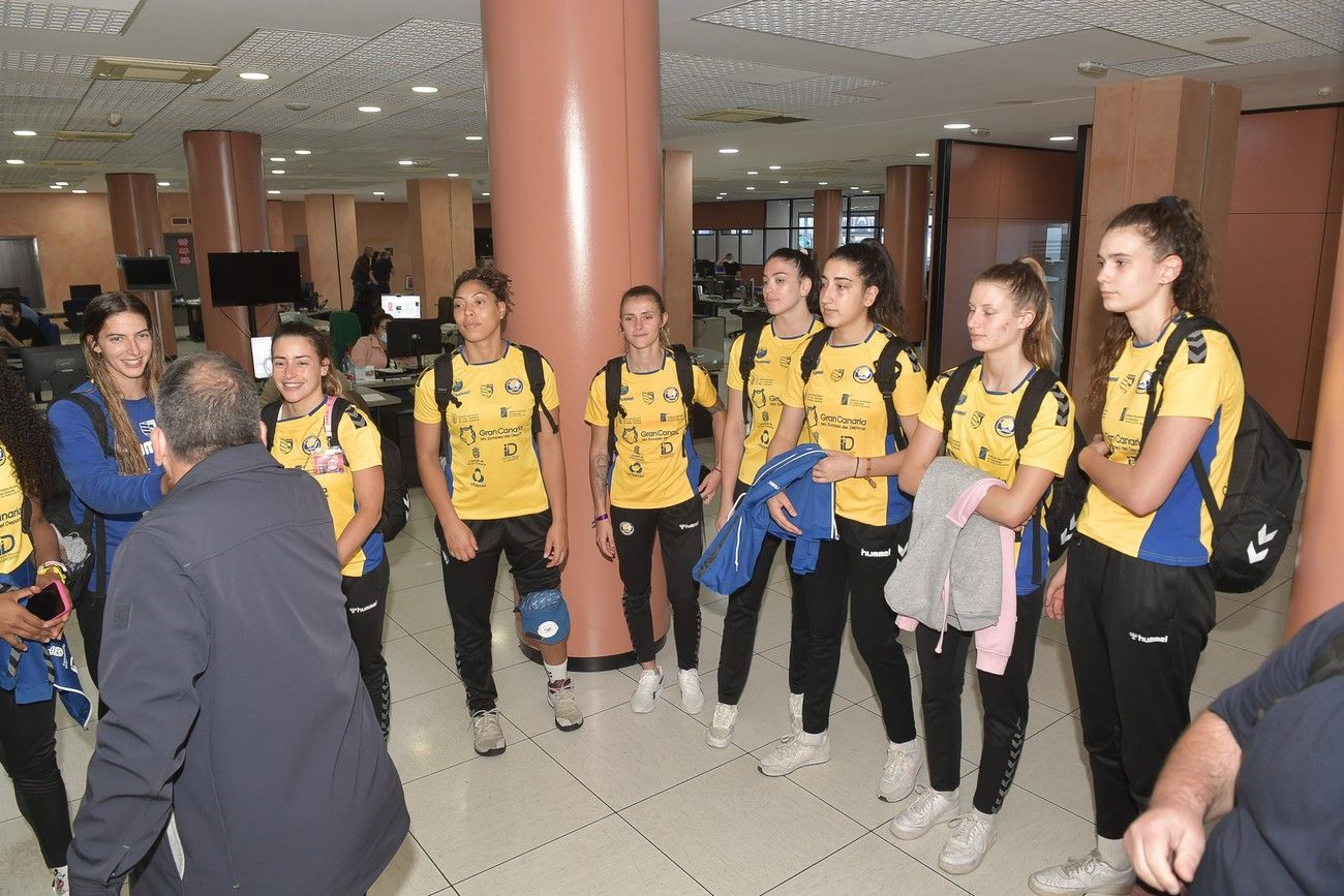 Visita a LA PROVINCIA del equipo de voleibol Gran Canaria Urbaser