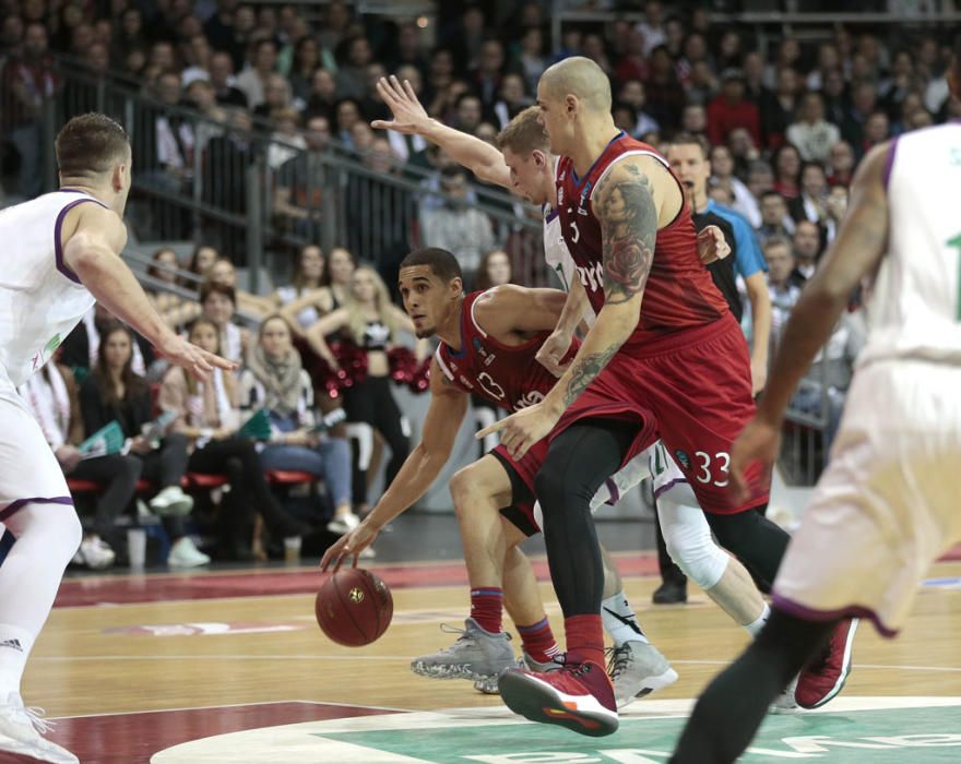 El conjunto verde cae en el primer encuentro de la serie de cuartos de final de la competición continental y tendrá que vencer los dos siguientes para pasar la eliminatoria