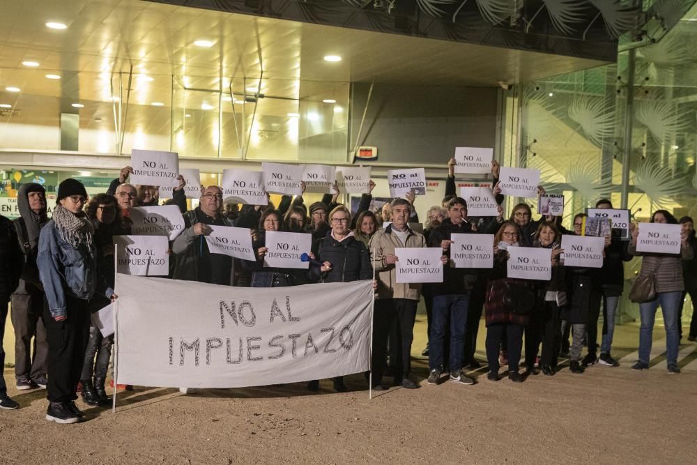 Protesta a Lloret per la pujada de taxes