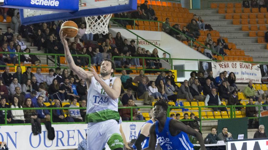 El TAU Castelló se asienta en puestos de &quot;play-off&quot; con su victoria en Ourense (65-75)