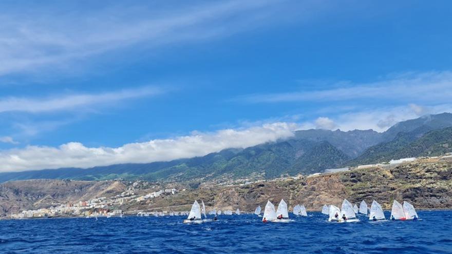 El Trofeo Optimist de 30 de mayo Día de Canarias