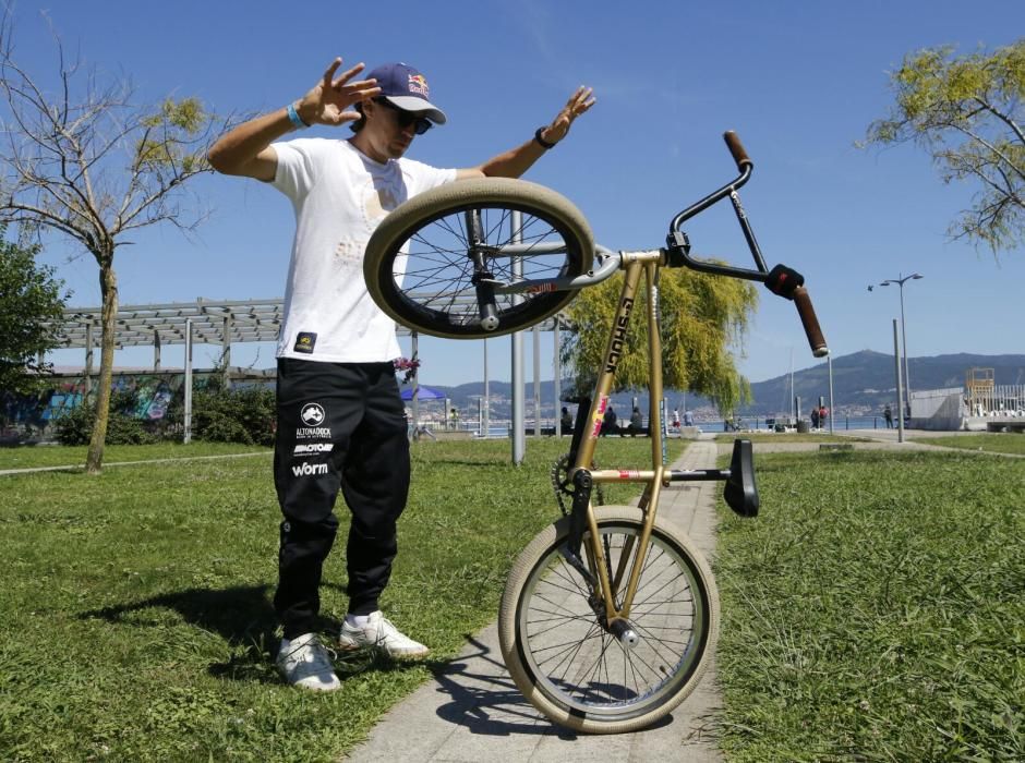 Tres días de acrobacias y piruetas imposibles, arte, deporte y cultura urbana campando por la fachada atlántica de Vigo. Un espectáculo al aire libre para el mejor festival del noroeste