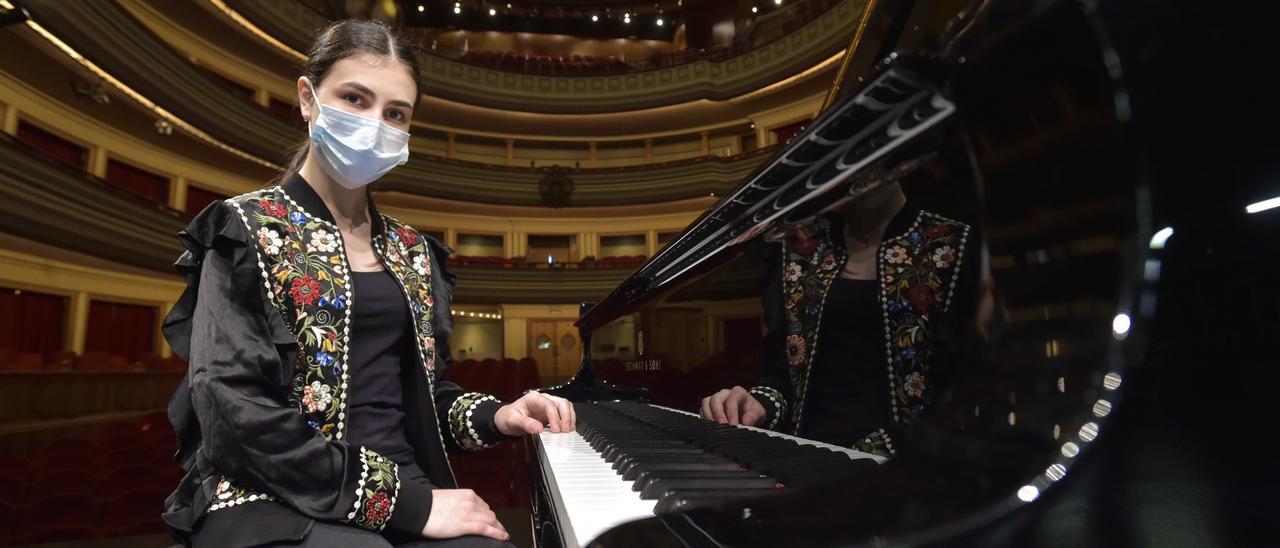 Alexandra Dovgan, pianista rusa de 13 años, actúa en el Teatro Pérez Galdós