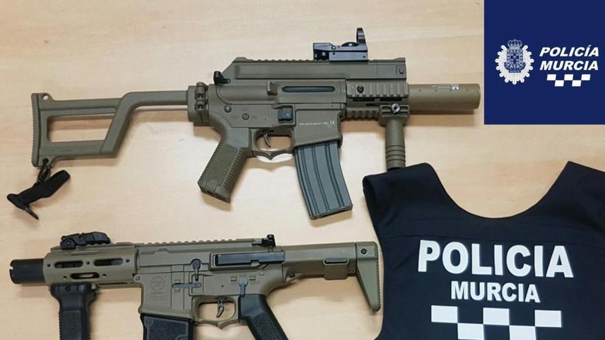 Intervienen 4 armas de aire comprimido y un cuchillo en Halloween en Murcia