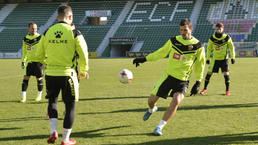 Imagen del entrenamiento celebrado esta mañana en el Martínez Valero