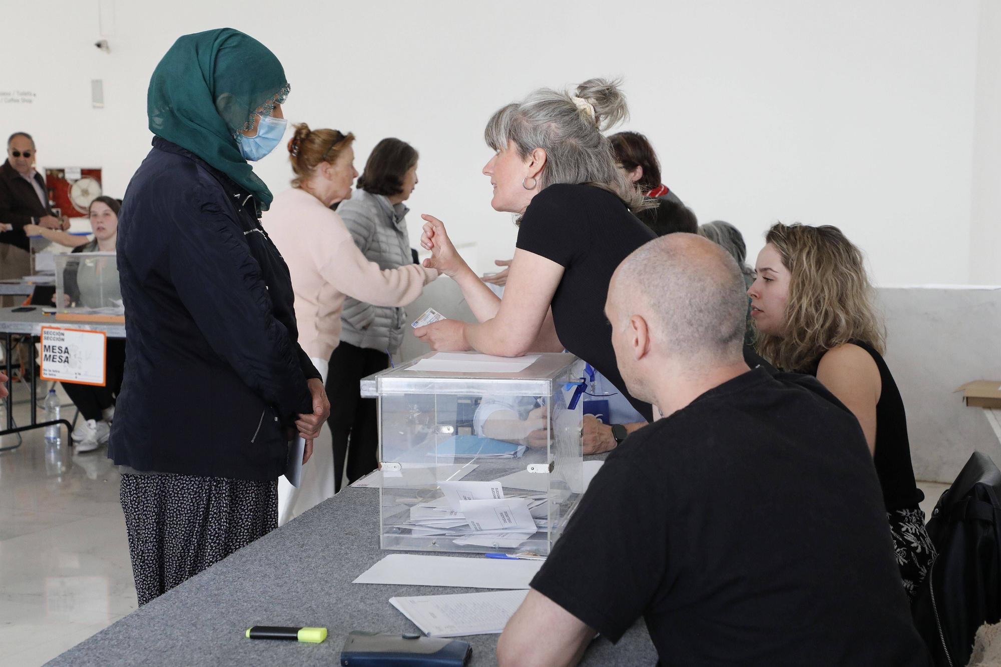 Así fue la jornada electoral en Santiago: las imágenes