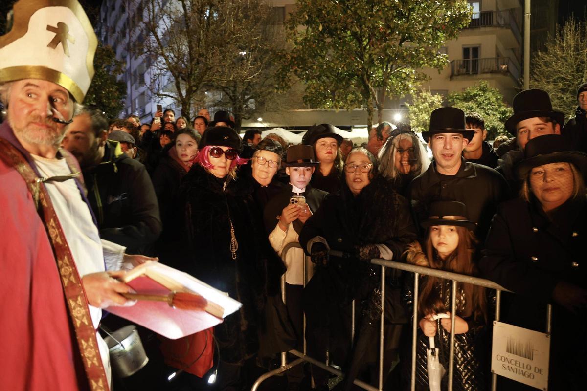 La quema del Meco pone el broche de oro al Entroido de Santiago