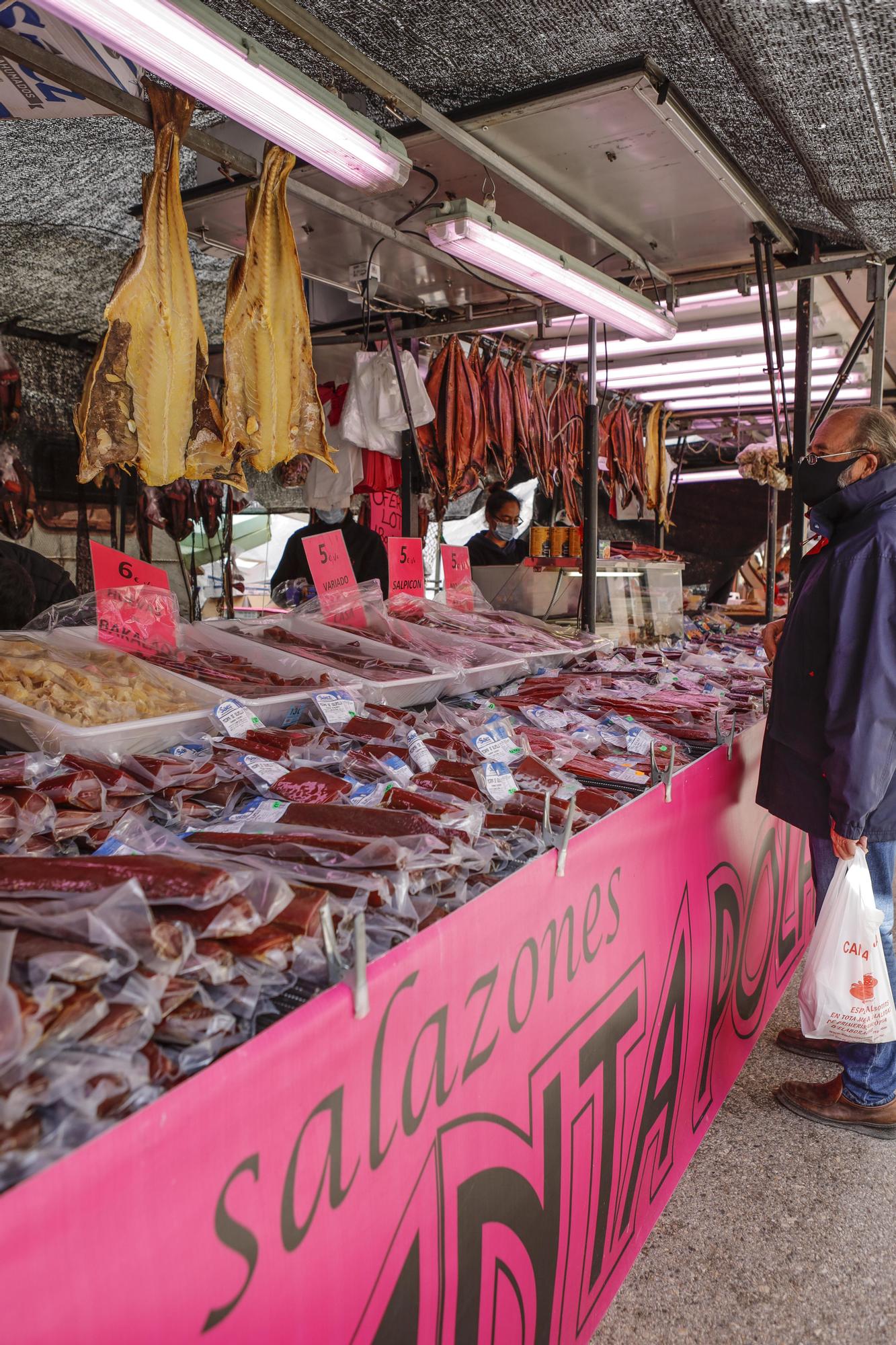 La Fira de Cocentaina prosigue con venta de vehículos, maquinaria agrícola y alimentación