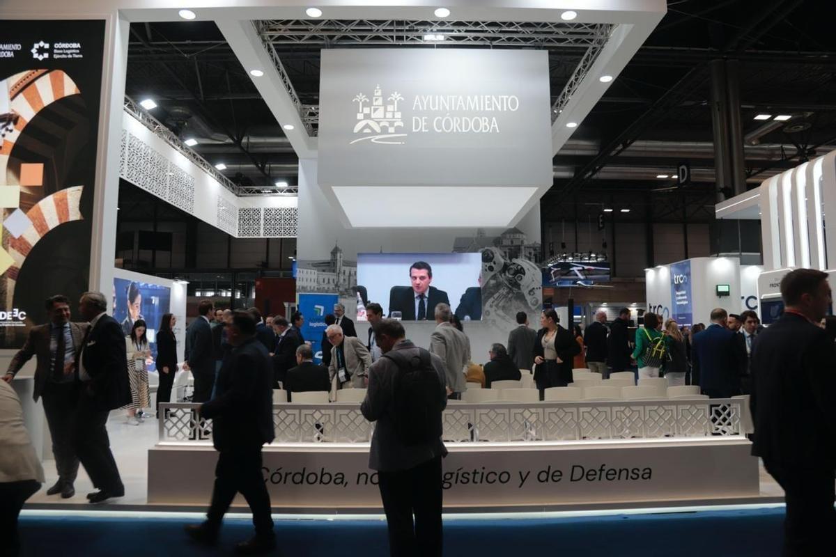 Una vista del estand del Ayuntamiento de Córdoba en la jornada inaugural de la Feindef 2025.