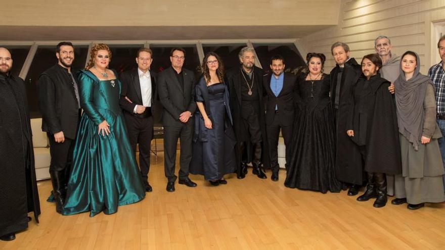 Marzà saluda al elenco de «Don Carlo»