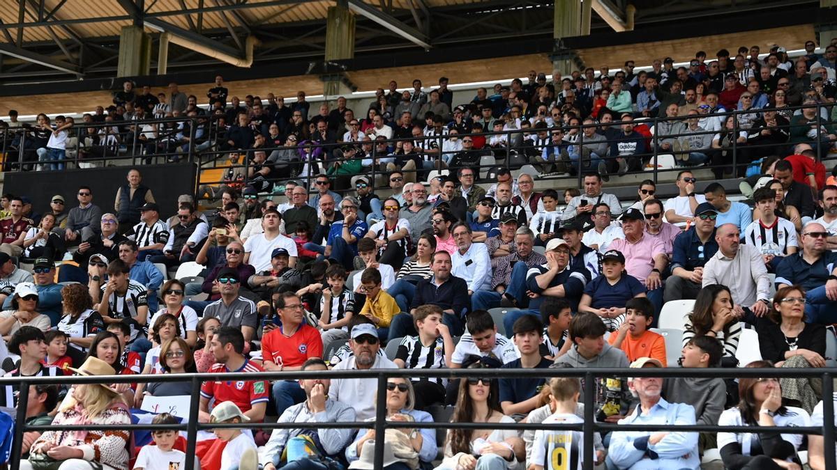 La hinchada del Badajoz, en un partido del Nuevo Vivero