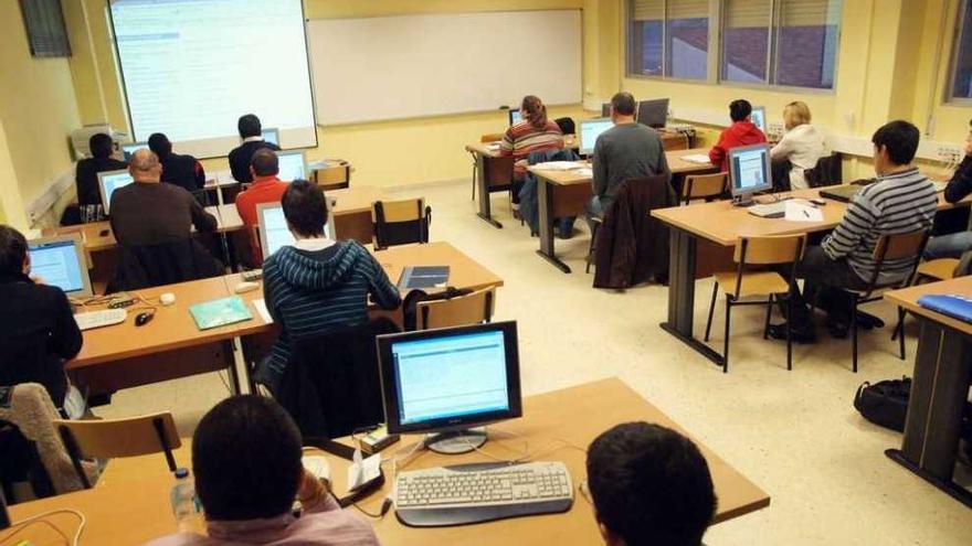 Los adultos que retoman sus estudios suben un 80% en Galicia desde el inicio de la crisis