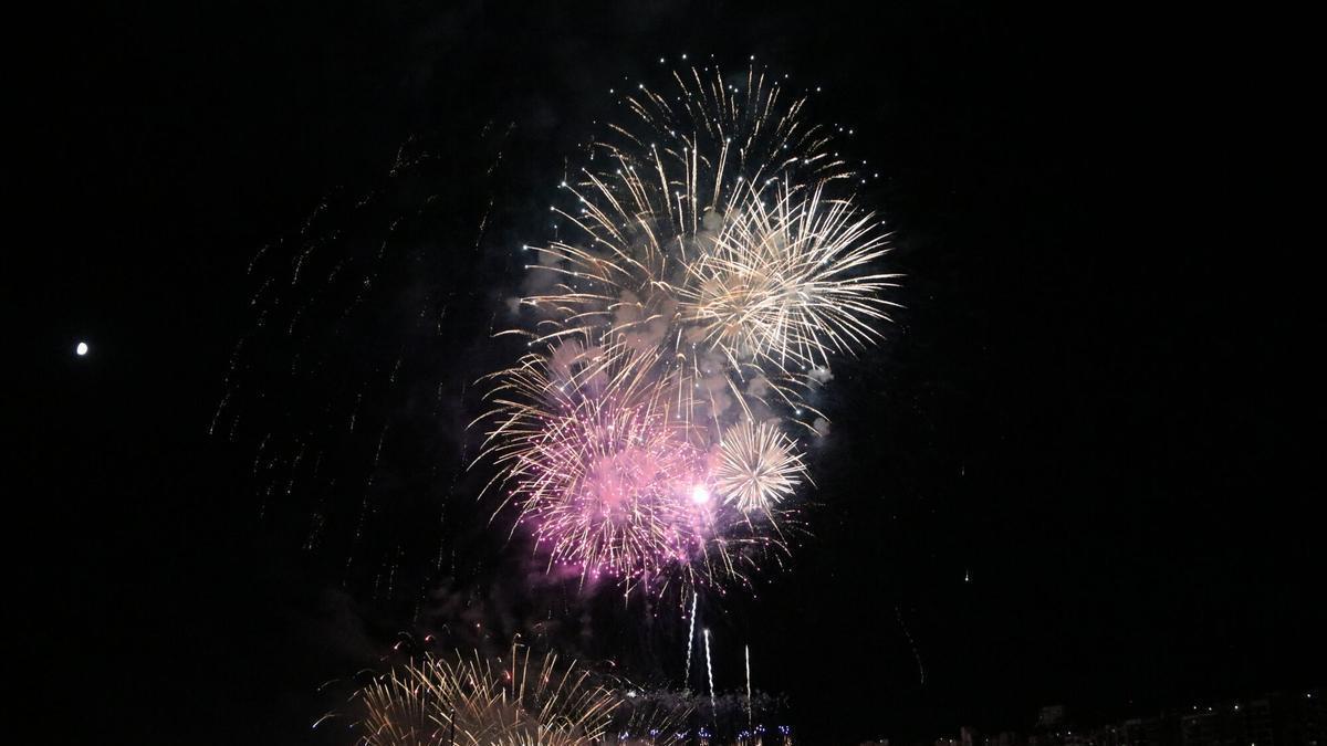 Les imatges del primer dia del Concurs de focs de Blanes