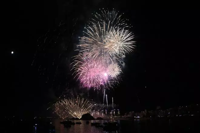 Les imatges del primer dia del Concurs de focs de Blanes