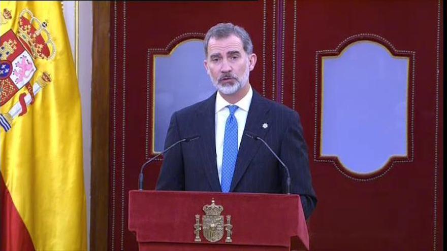 Felipe VI destaca la "firmeza y autoridad determinantes" de su padre el 23F