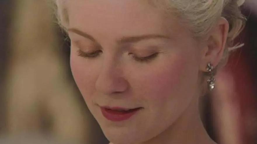 Qué es y cómo se aplica el colorete María Antonieta (el maquillaje más Bridgerton de la temporada)