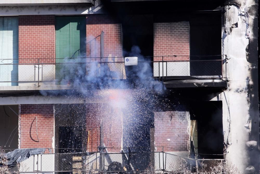 Incendi en un edifici del carrer del Carme de Girona.