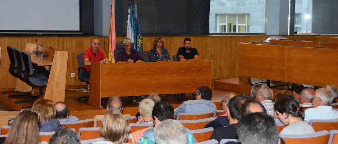 Abalo, Giráldez y Hermelo, en la reunión informativa sobre el Consello Sectorial de Urbanismo. // G.Núñez