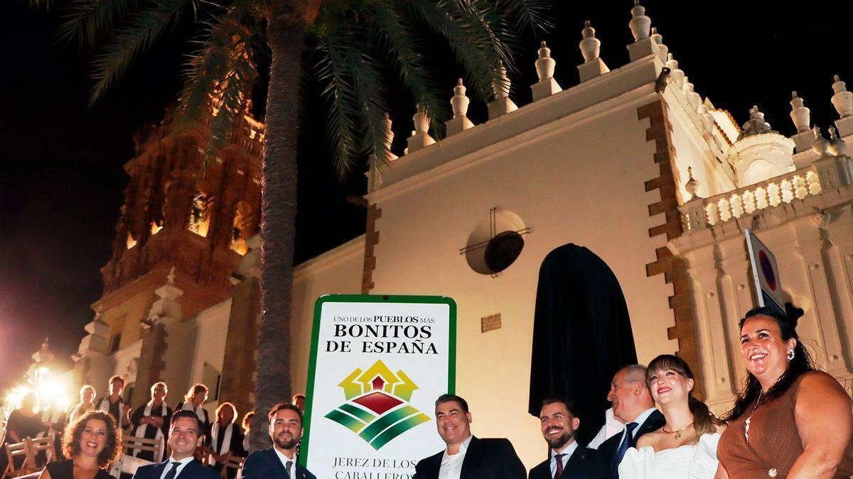 El alcalde de Jerez de los Caballeros en la incorporación a la Red de Pueblos Bonitos de España.