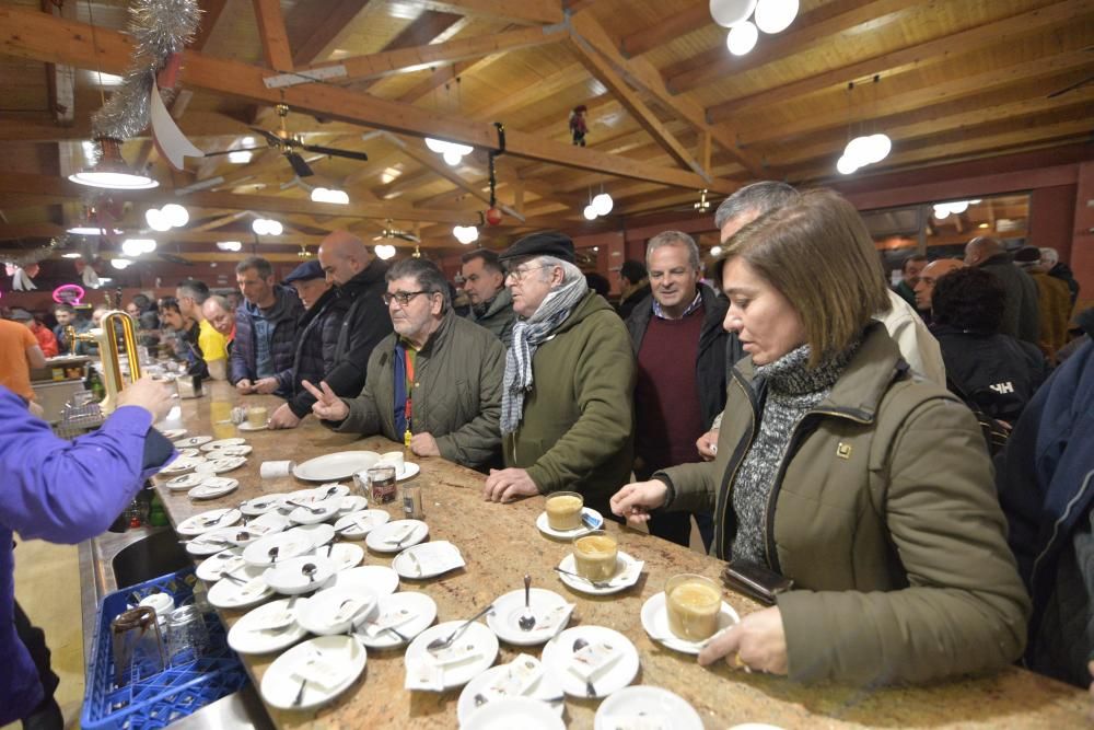 Los trabajadores de Alcoa de Asturias parten hacia Madrid a una manifestación contra el cierre de la fábrica