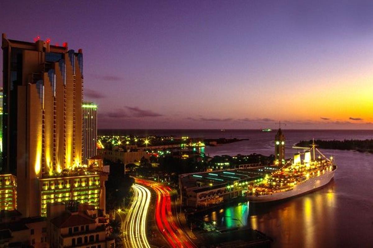 Anochecer en Honolulu