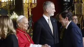 Mañueco desea que el "ejemplo" del papa les "ilumine" para "desde la bondad" mejorar la vida de los ciudadanos