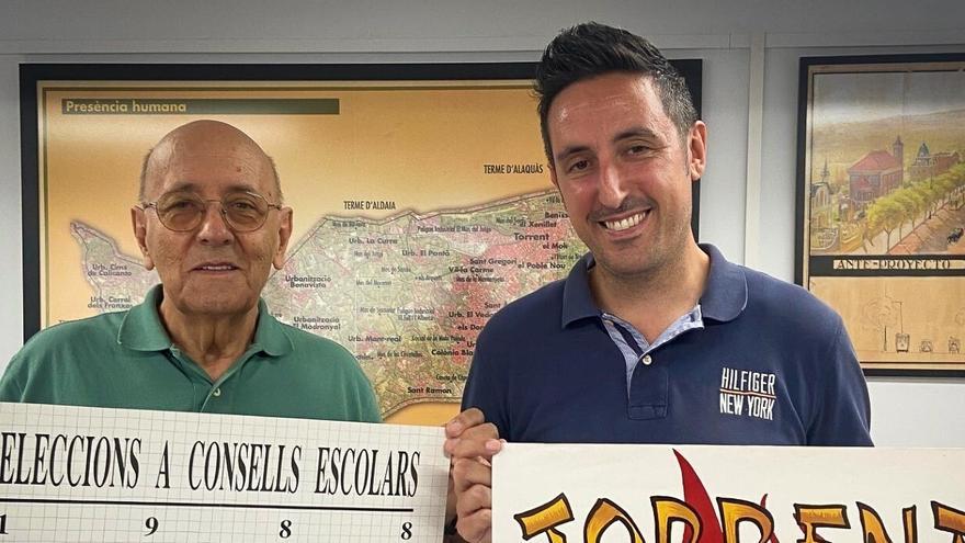 El Ayuntamiento de Torrent recibe una colección de carteles históricos