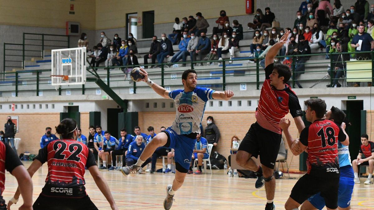 El conjunto malagueño se impuso al actual colista de la categoría de plata del balonmano nacional.