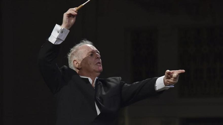 Barenboim agita Praga con &#039;Mi patria&#039;