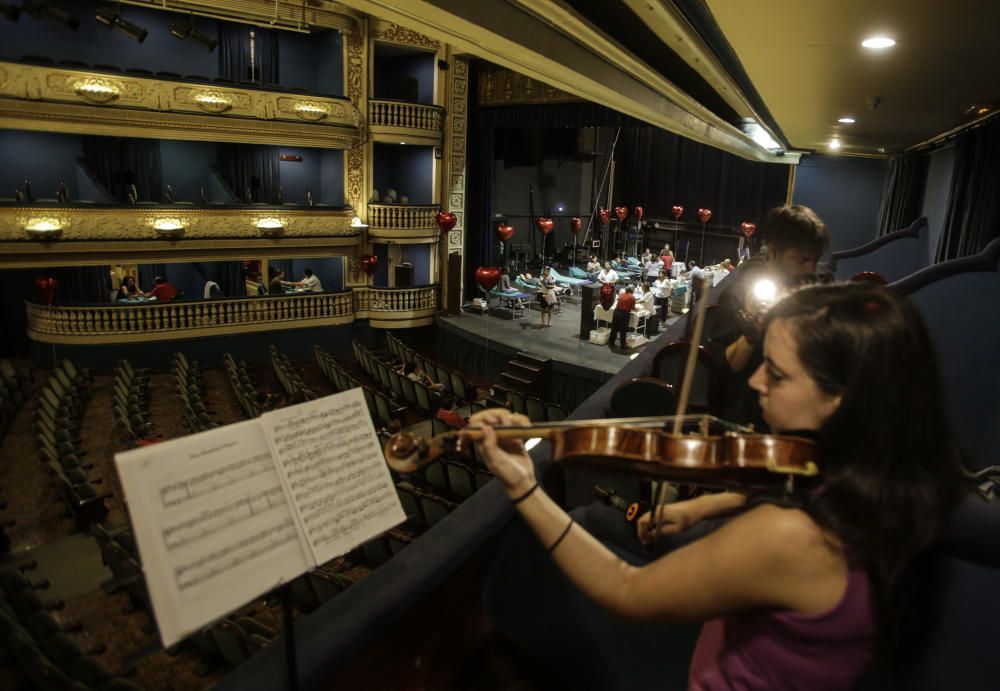 El Teatro Principal acogió una colecta de sangre