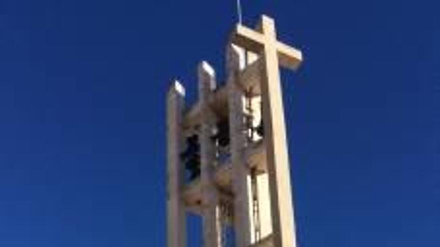 Xàbia rechaza retirar la protección al campanario exento de la iglesia del Puerto