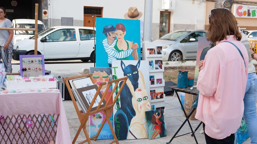 Estreno del horario nocturno del mercadilo de Sant Magí