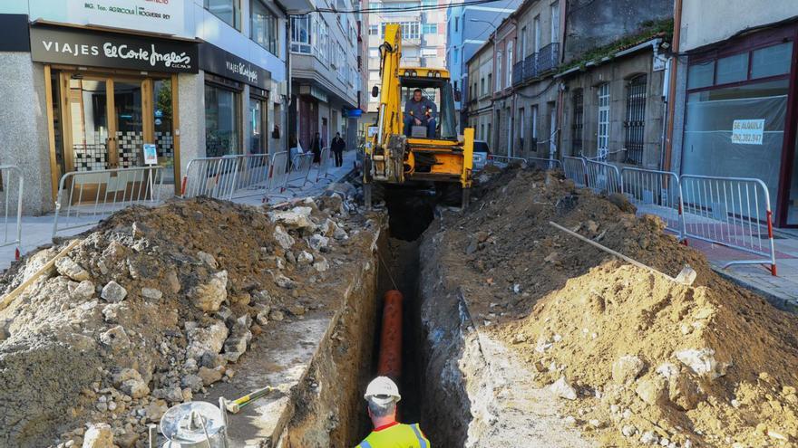 Las obras en Vicente Risco las están ejecutando trabajadores del Concello.