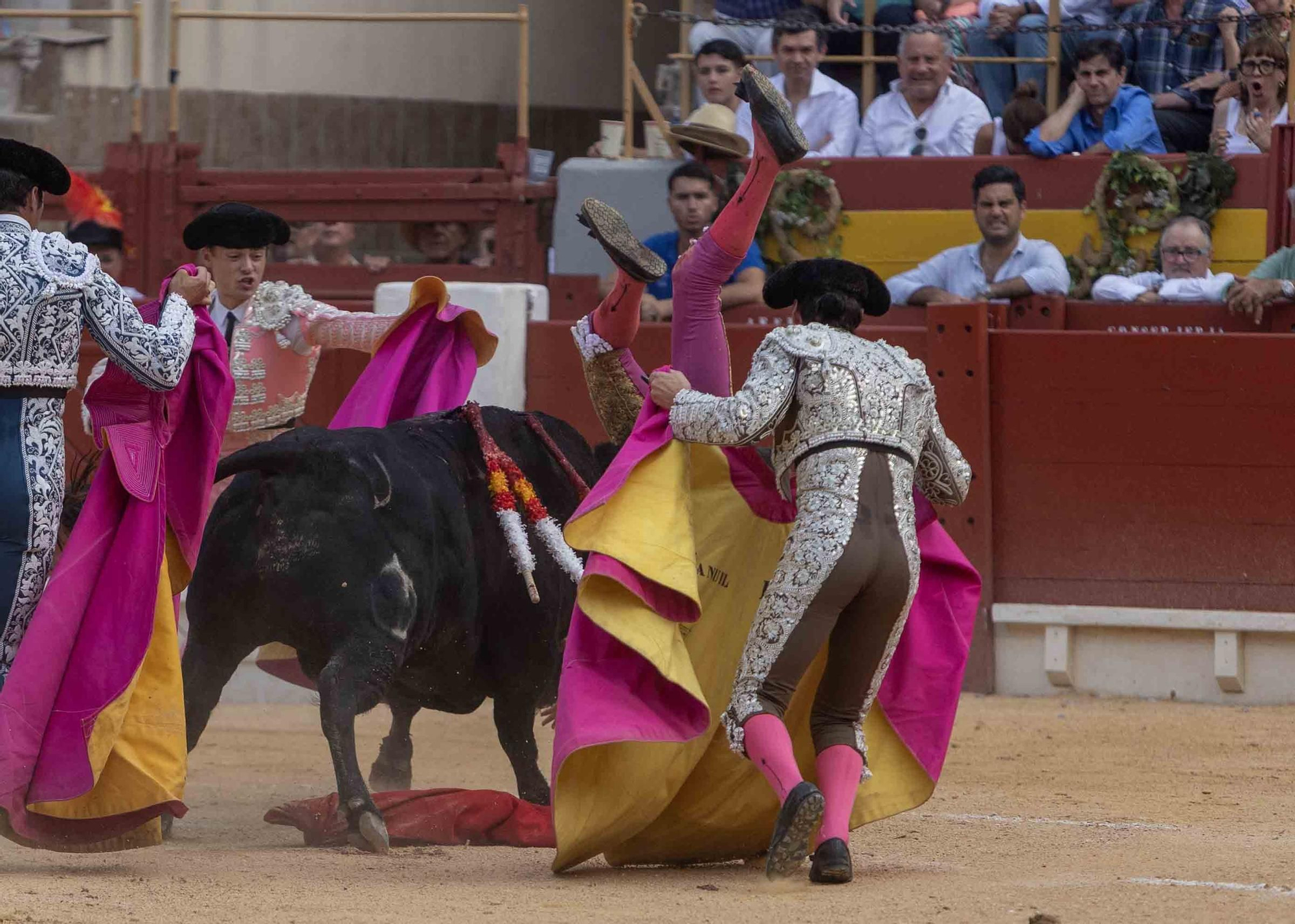 Manzanares, Roca Rey y Navalón no defraudan en la Feria de Hogueras 2025