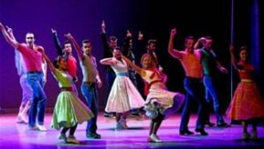 ´Grease´ despliega a más de 20 bailarines en el López de Ayala