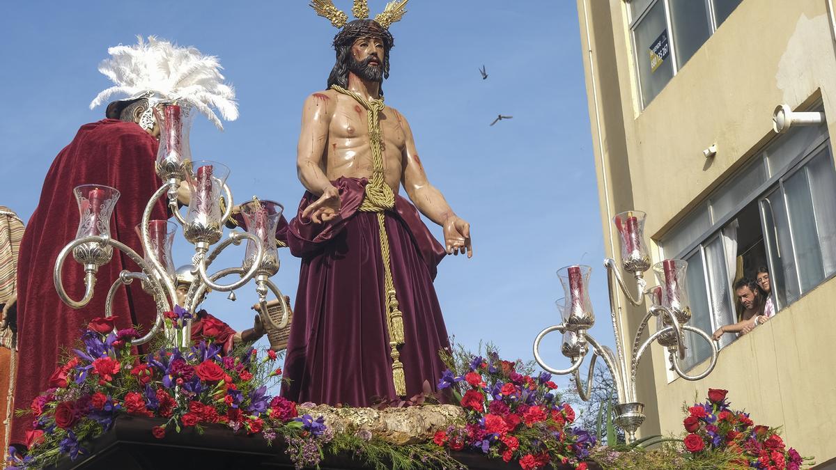 La procesión de Encarnación este Viernes de Dolores, en imágenes