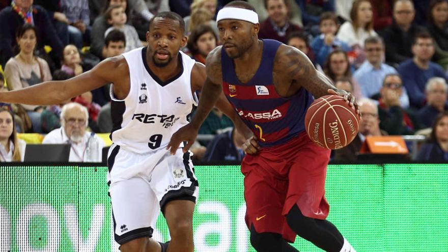 Rice trata de superar a Tabu, del Bilbao Basket.