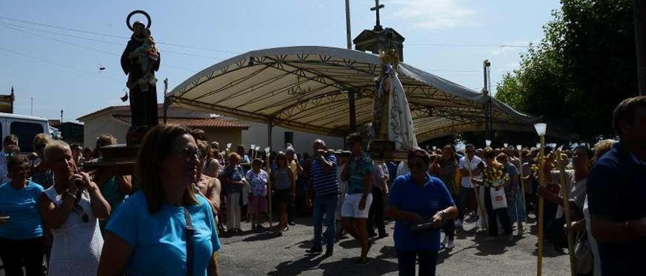 Berducedo vivió su fin de semana grande. Las Festas dos Milagres, que se celebraron el fin de semana en Berducedo y Piñeiro, contaron con dos noches de verbena y cuatro orquestas. Solaina, que cumplió 25 años, también actuó el sábado y el domingo se vivió el día grande con la tradicional procesión. Gonzalo Núñez