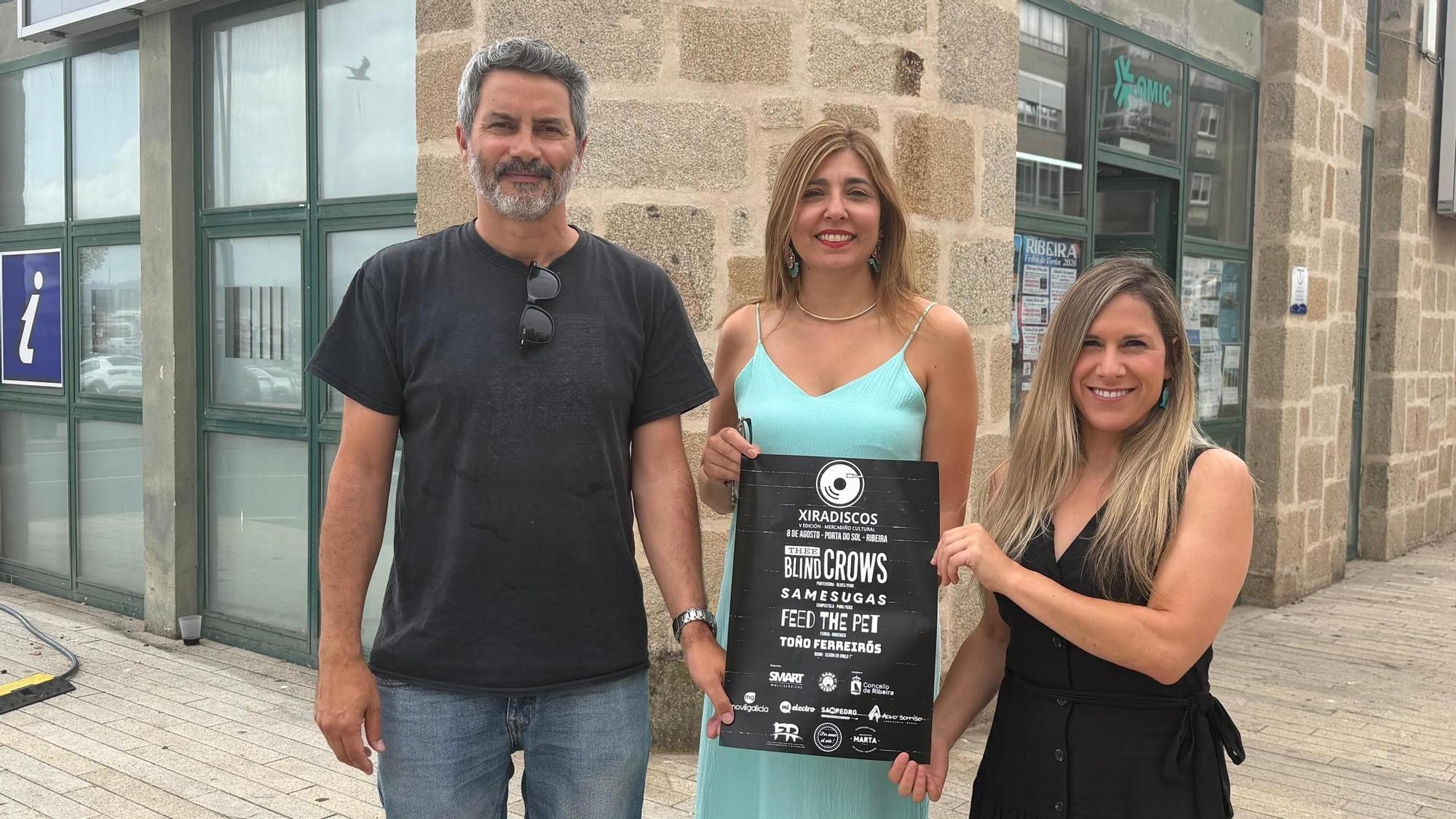 Martínez, esquerda, Barreiro e Mirás presentando o Xiradiscos 2026.