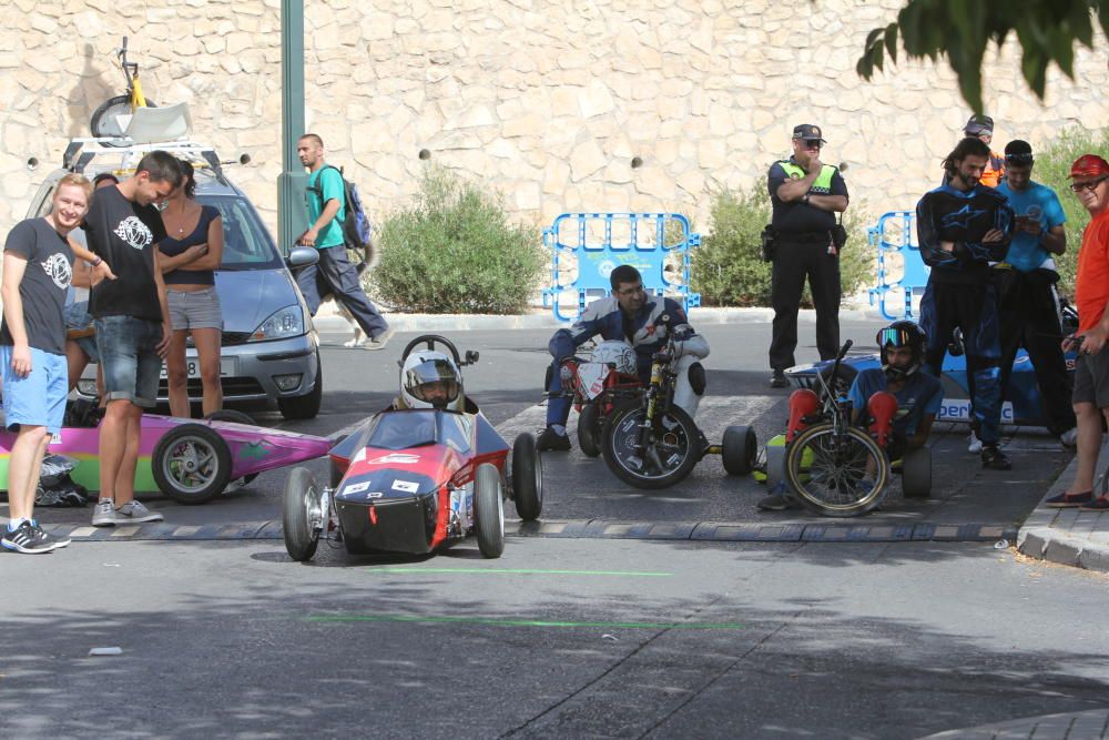 Los autos locos del barrio alcoyano de Batoy